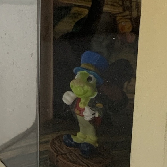 NIB Disney Tiny Kingdom Jiminy Cricket Figurine in Box Vintage Holiday Gift Idea - Picture 12 of 14
